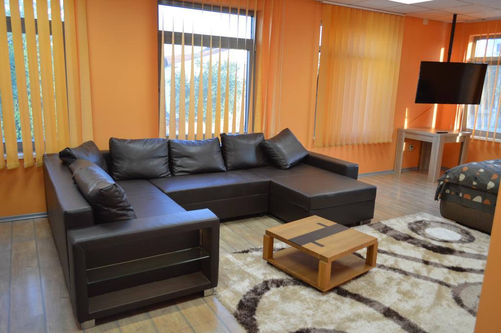 Ferienwohnung Dakar Experience Satu Mare Exterior foto