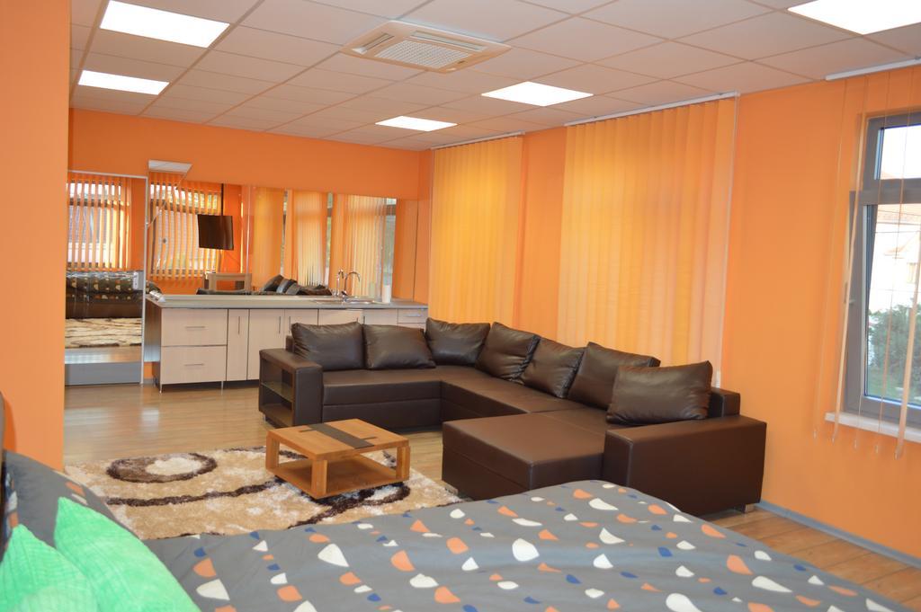 Ferienwohnung Dakar Experience Satu Mare Exterior foto