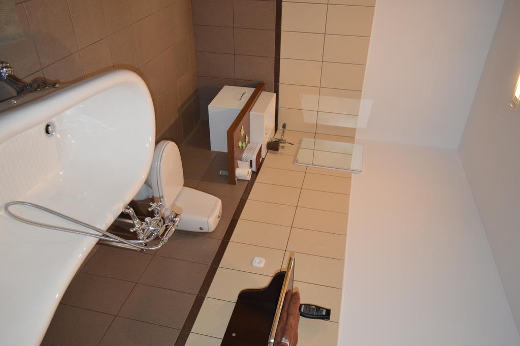 Ferienwohnung Dakar Experience Satu Mare Exterior foto